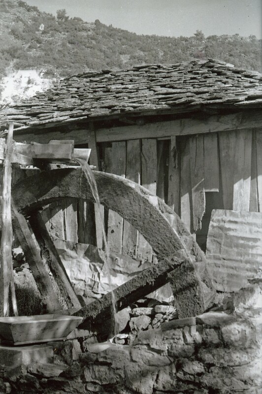 Το μαγγανοπήγαδο 1954